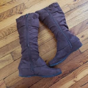 Women's Journee Brown Suede riding boots size 6